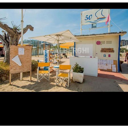 Hotel Silvana Beach Rimini Esterno foto