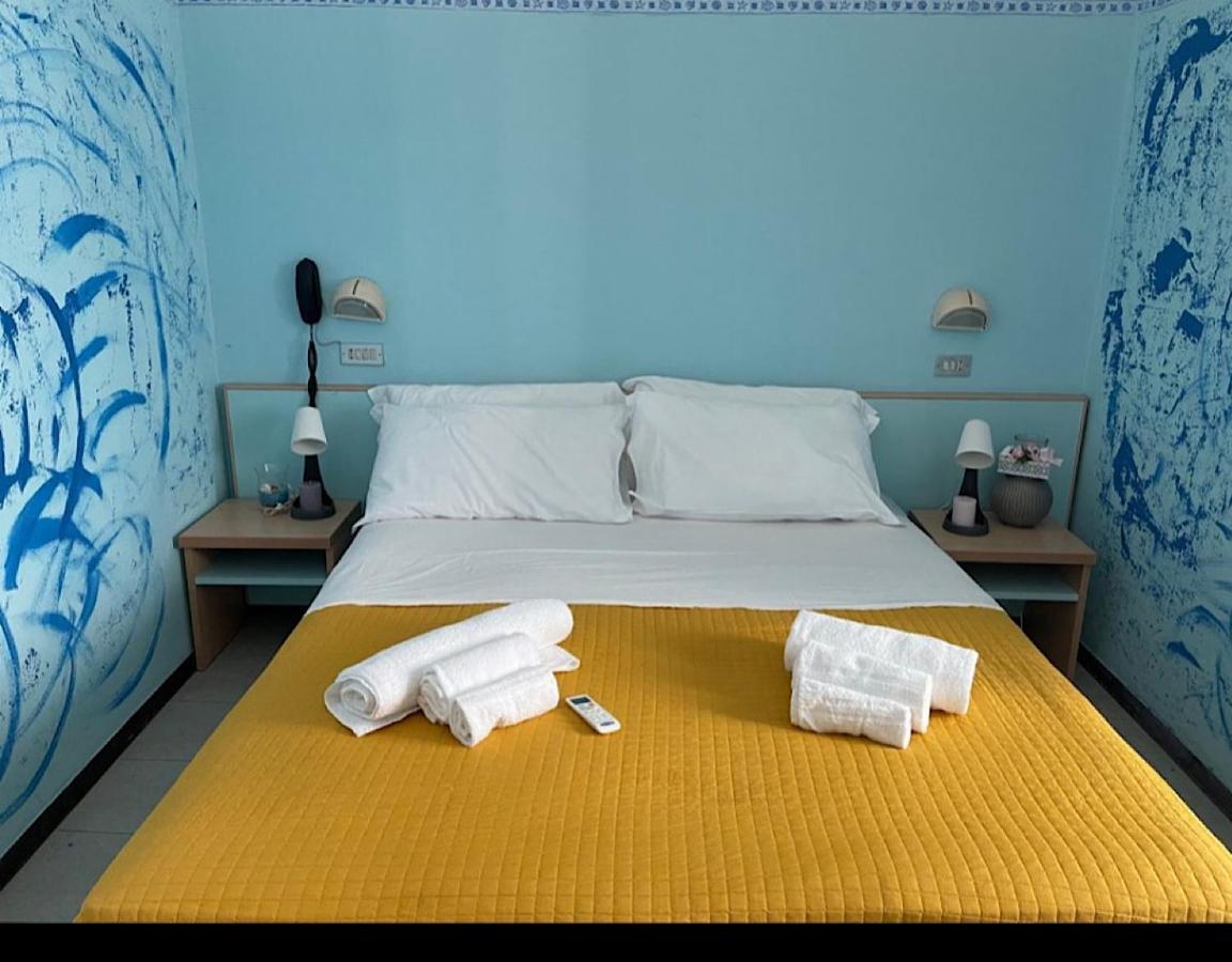Hotel Silvana Beach Rimini Esterno foto